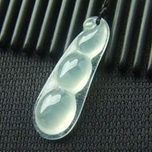 天然緬甸A貨冰種翡翠四季豆掛件 四季豆吊墜圖