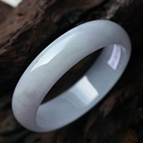 清新淡雅緬甸冰糯種天然翡翠手鐲 內(nèi)徑60MM圖